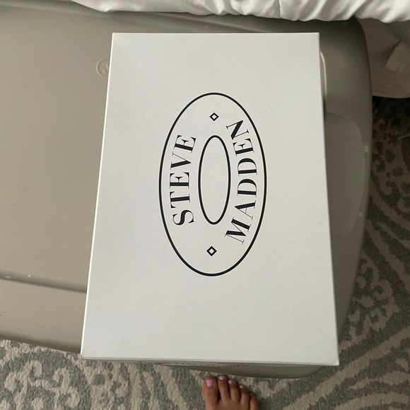 Steve Madden Camo Gills Sneakers - Picture 7 of 7